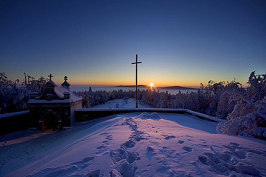 Święty Krzyż zimą. Góry Świętokrzyskie
