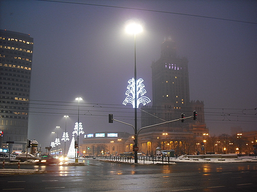 witeczna Warszawa. Ulica Emilii Plater.