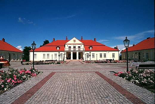 Dworek-Muzeum Ziemi Leajskiej