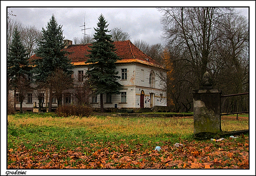 Grodziec - paac neoklasycystyczny z ok. 1810 r.