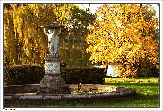 Taczanw - fontanna przed paacem Taczanowskich