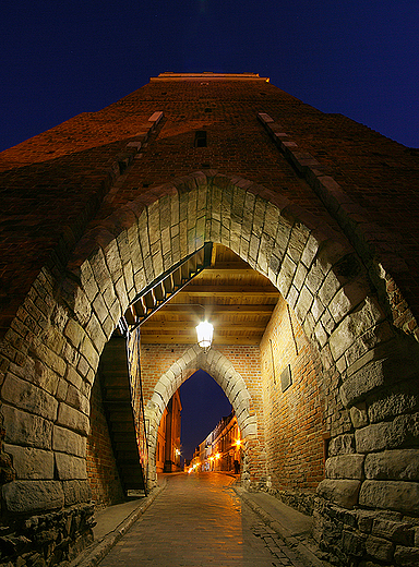 Sandomierz noc. Brama Opatowska