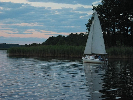 Mazury - szuwarowe wejcie w kanay