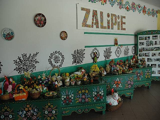 Zalipie - w izbie malarek