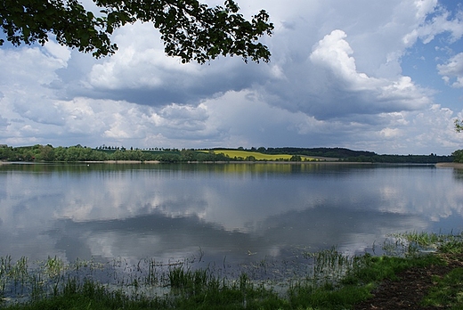 Jezioro w Stobnie