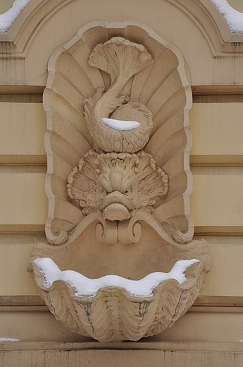Karowa, fontanna zim