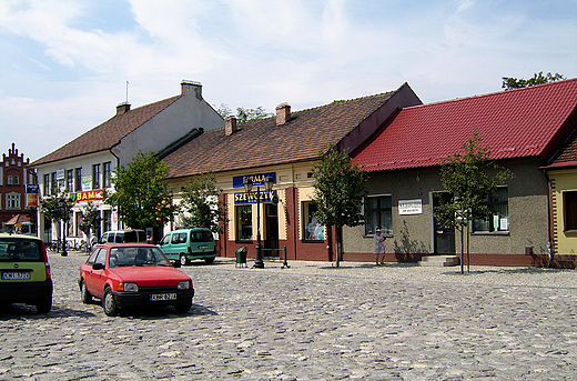 Niepoomice. Fragment rynku z charakterystycznym brukiem.