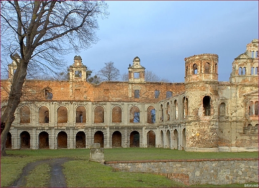 Zesp Paacowy w Tworkowie - urocza ruina