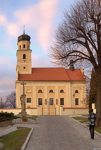 Koci parafialny pw. w. Piotra i Pawa w Tworkowie