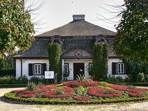 DWOREK Z YRZYNA - W MUZEUM WSI LUBELSKIEJ