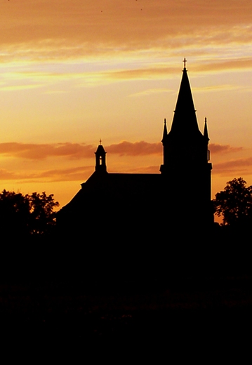 Kalisz - kościół św. Michała o zachodzie słońca