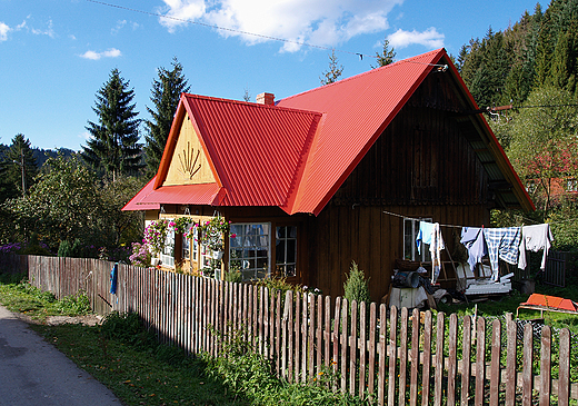 Gralska chata we wsi Glinka.