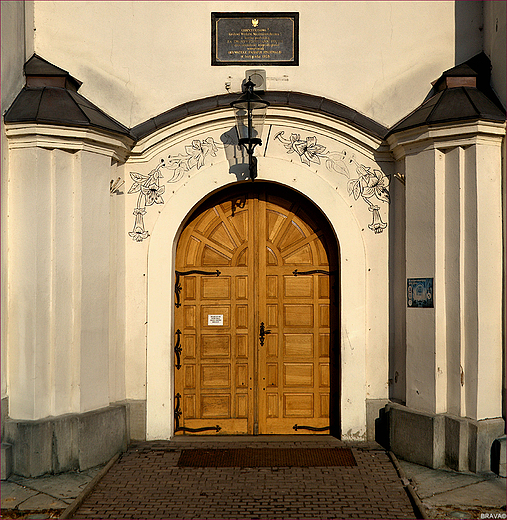 Sanktuarium Matki Boej Rychwadzkiej Pani Ziemi ywieckiej- element architektoniczny