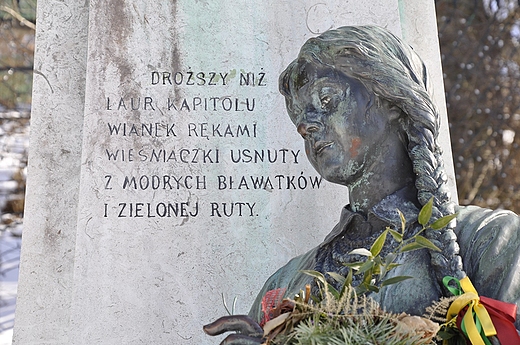 fragment pomnika A.Mickiewicza