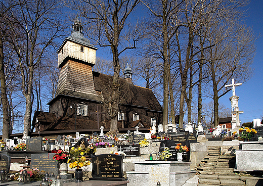 Widok na cmentarz i koci Podwyszenia Krzya witego.