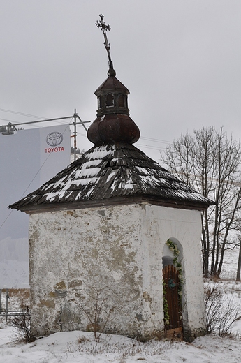 kapliczka w polu