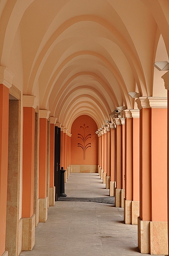podcienia w budynku - Nowe Miasto