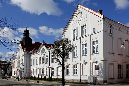 Czuchw - budynek Urzdu Miejskiego