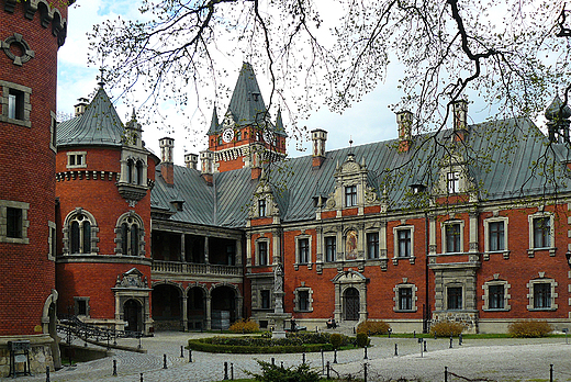 Pawniowice. Paac zbudowany w latach 1882-1885