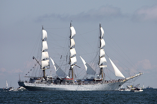 The Tall Ships' Races 2009 - parada - Dar Młodzieży