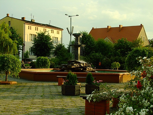 Fontanna na rynku w Janowcu Wielkopolskim