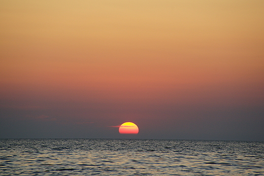 Kołobrzeg. Zachód słońca nad morzem