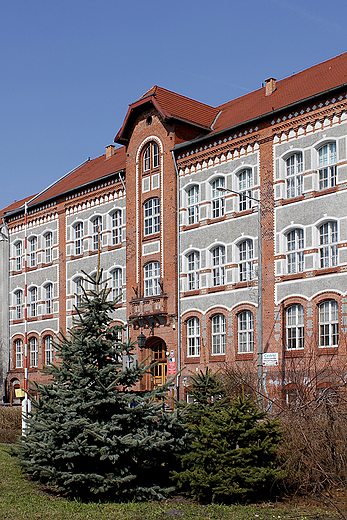 Grudzidz - budynek szkoy przy ul. Skodowskiej - Curie