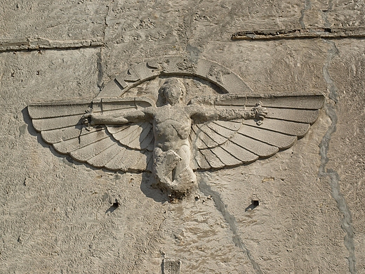Relief przedstawiajcy Ikara na wapienniku w Ligocie Dolnej