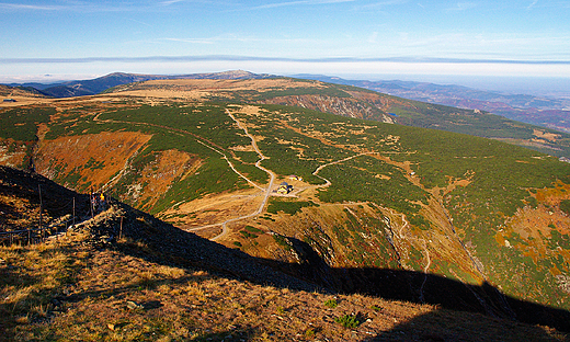 Panorama Karkonoszy ze szczytu nieki.