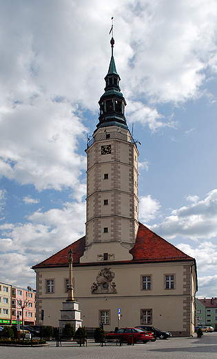 Renesansowy ratusz w Gogwku.