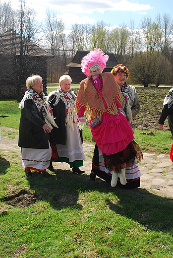 Chorzw. Grnolski Park Etnograficzny.Wielkanoc na lsku-korowd marzankowy.