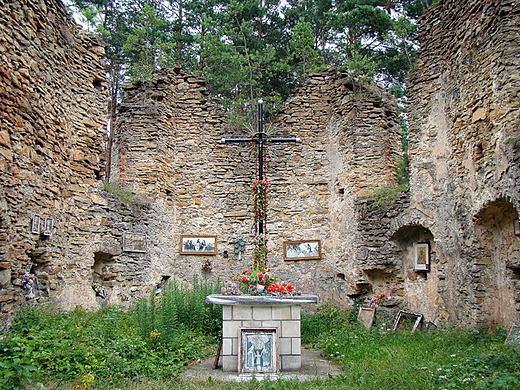 Gruszczyn - Gra w. Michaa z ruinami kocioa