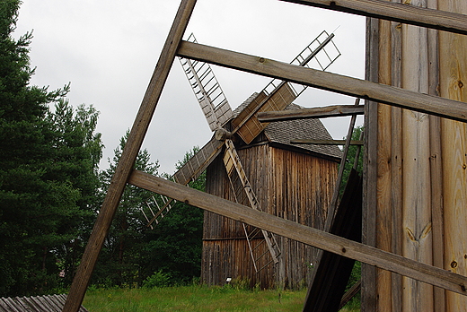 Muzeum Wsi Radomskiej. Wiatraki