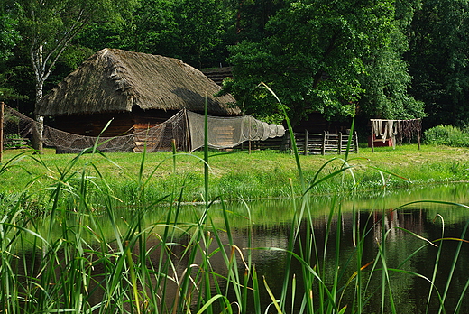 Muzeum Wsi Radomskiej. Nad stawem