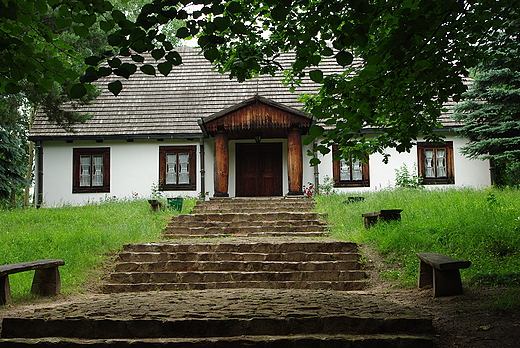 Muzeum Wsi Radomskiej. Dwr z Pieczysk