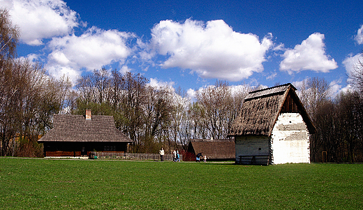 Grnolski Park Etnograficzny w Chorzowie na przedwioniu.