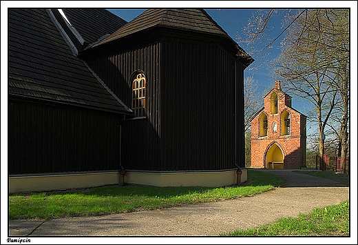 Pamicin - barokowy, drewniany koci parafialny p.w. w. Jana Chrzciciela z 1727 roku