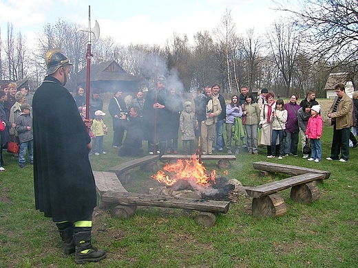 Wielkanoc w skansenie - palenie Judosza