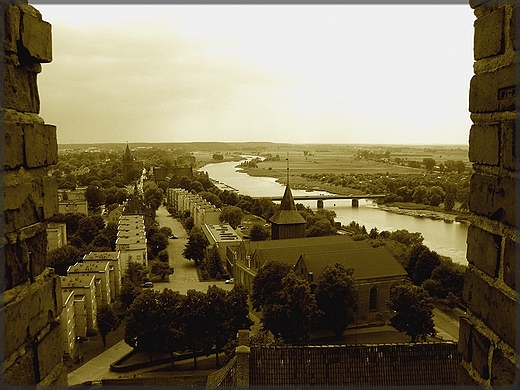 widok na miasto i rzek