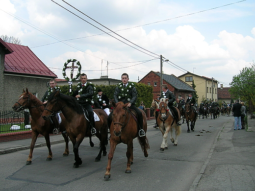 Wielkanocna procesja konna w Ostropie 2011 r.