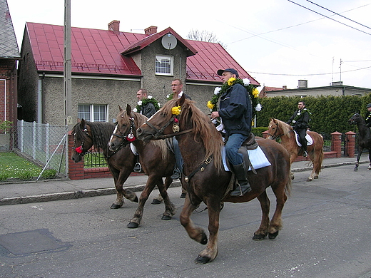 Wielkanocna procesja konna w Ostropie 2011 r.