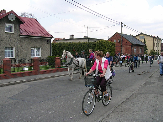 Wielkanocna procesja konna w Ostropie 2011 r.