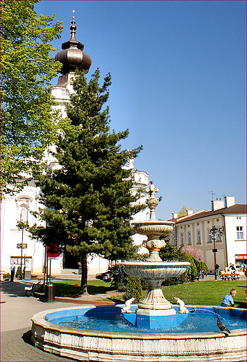 Wadowice - fontanna na rynku