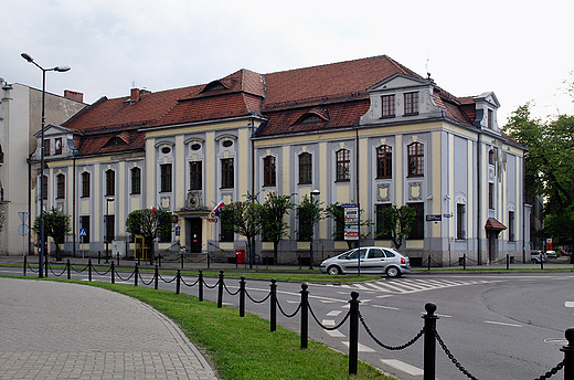 Tarnowskie Gry. Budynek Poczty z 1908r. reprezentujcy styl neobaroku z elementami secesyjnymi.