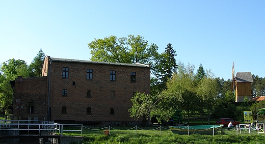 Muzeum Mynarstwa i Wodnych Urzdze Przemysu Wiejskiego w Jaraczu.