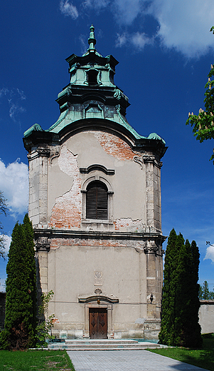 Barokowa dzwonnica w Opactwie Ojcw Cystersw w Jdrzejowie.
