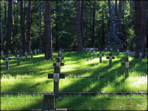 Na wojskowym cmentarzu - Granica