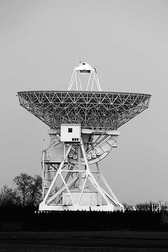 Piwnice - radioteleskop Centrum Astronomii UMK