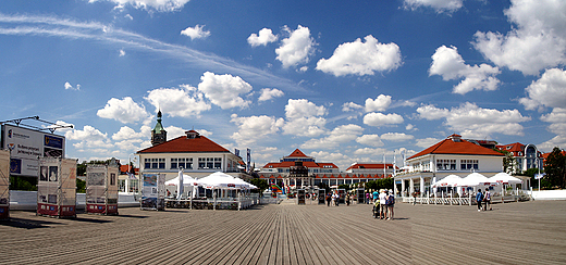 Sopot. Widok z mola w kierunku uzdrowiska.