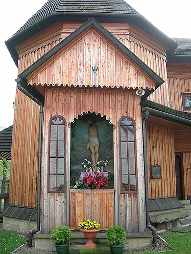 Drewniany koci w. Jakuba i Katarzyny z 1720 r. w Raciechowicach
